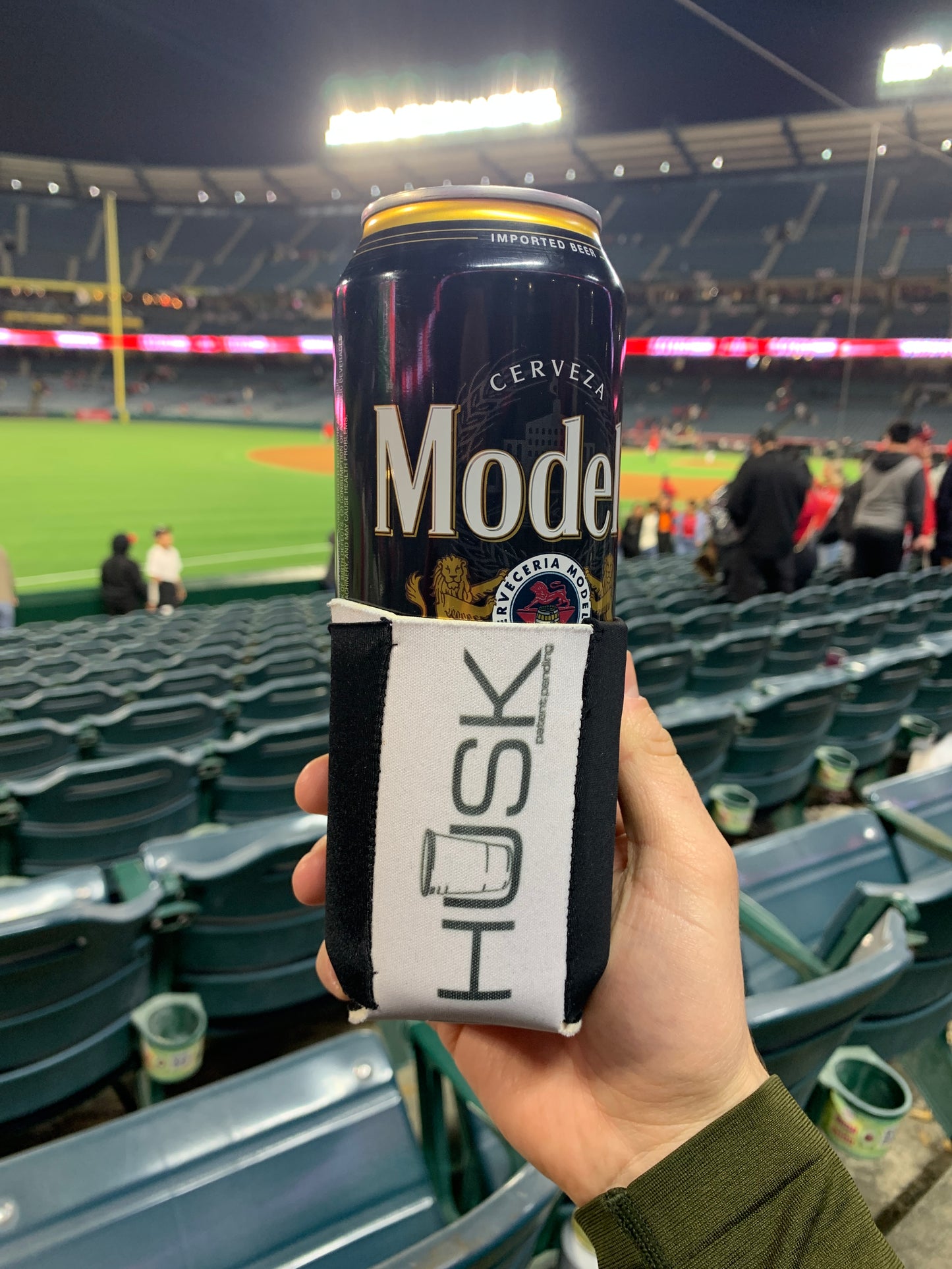 Husk Adjustable Beverage Sleeve